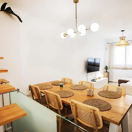 Amura House