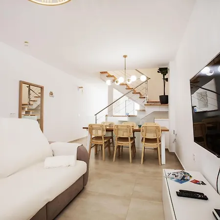 Nyaraló Amura House *